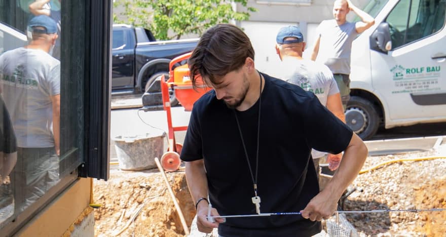 Rolf Bau Mitarbeiter auf der Baustelle