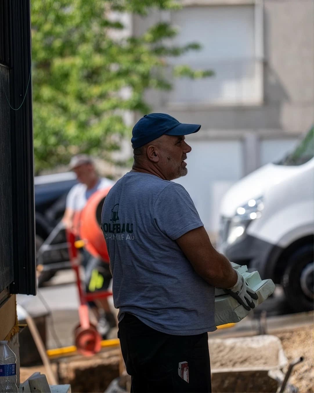 Rolf Bau Mitarbeiter auf der Baustelle
